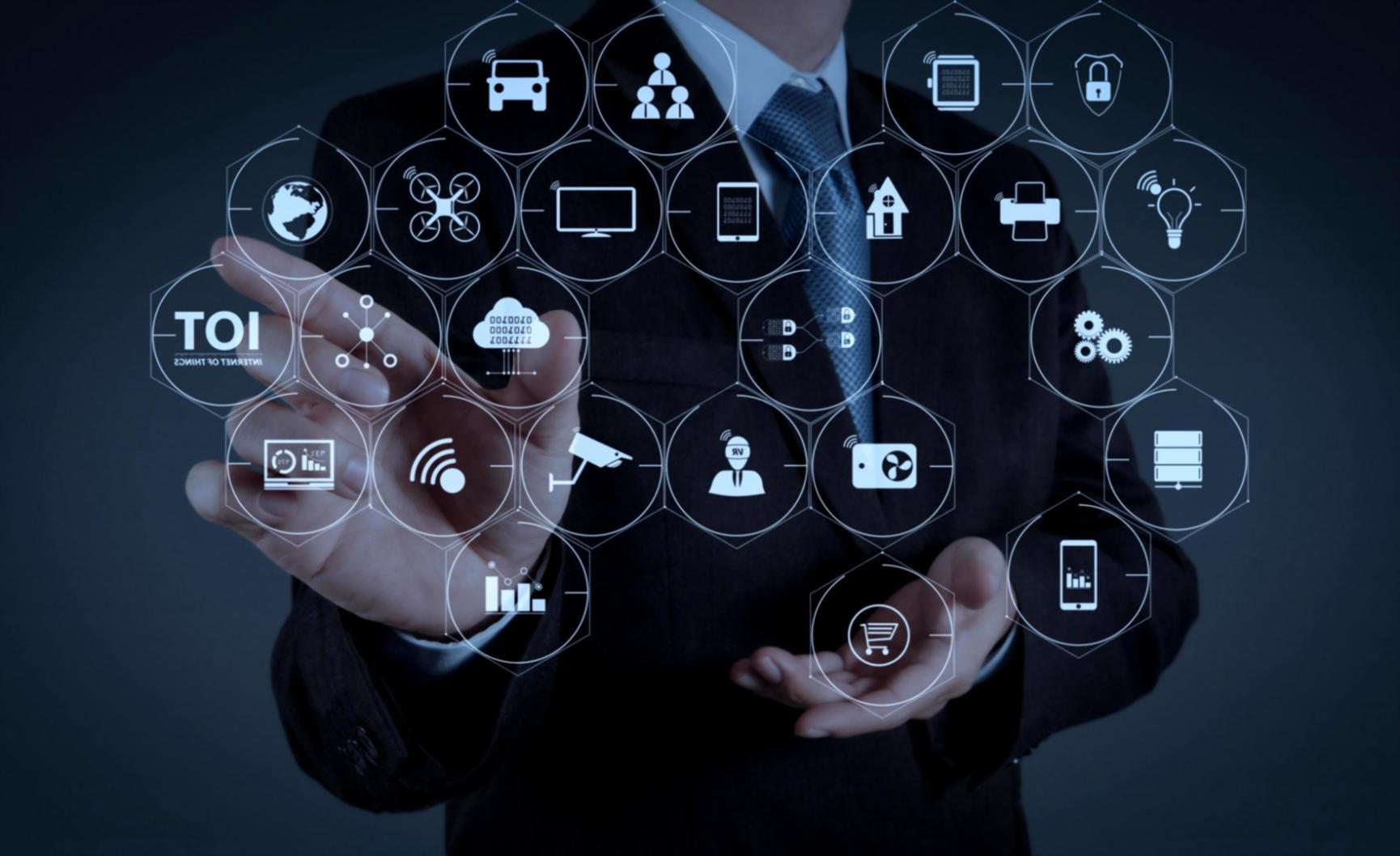 Especialista a explicar estratégias de SEO móvel durante webinar ao vivo